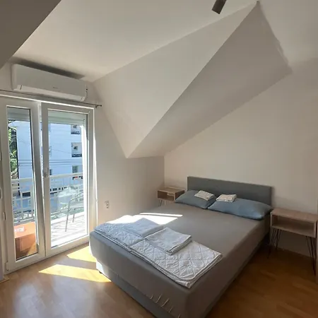 Ruza - House Of Roses *