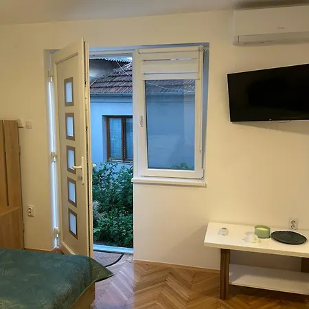 Ruza - House Of Roses *