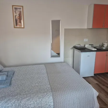 Ruza - House Of Roses