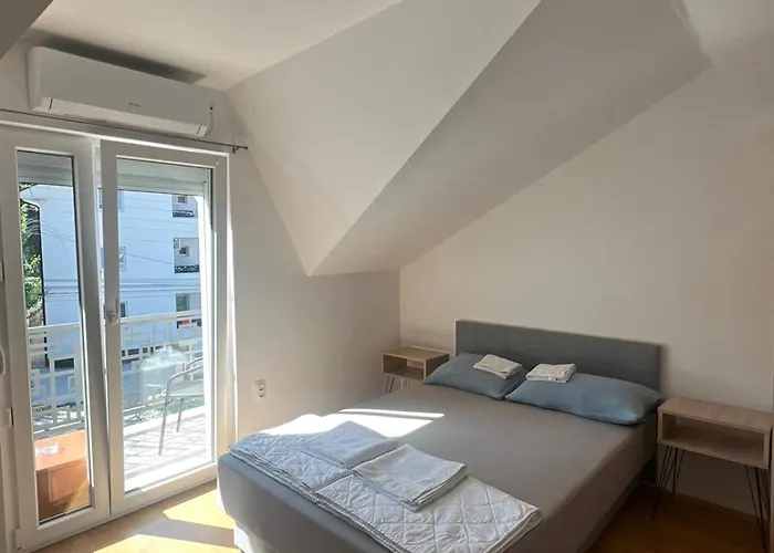 Ruza - House Of Roses *